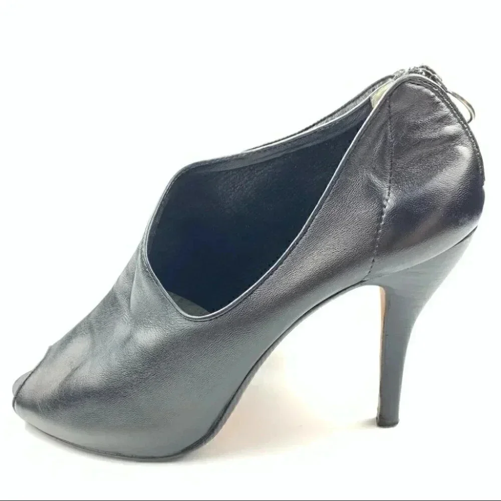 Max Studio ankle booties size 8.5 black leather